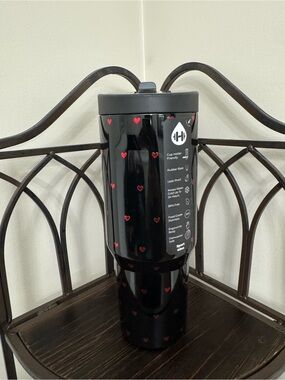 NWT HydroJug Queen of Hearts 40oz Sport